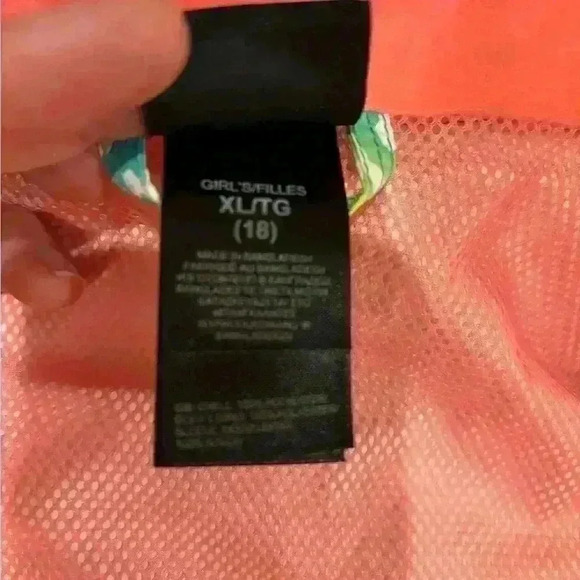 The North Face Uncia Resolve Jacket - Girls' size XL. - Picture 6 of 6